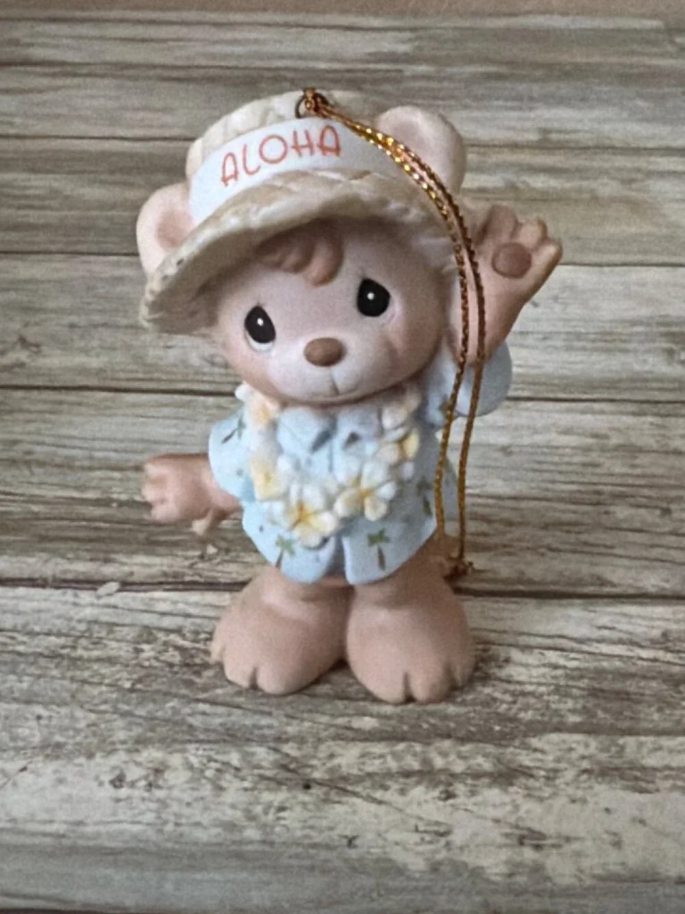 Precious Moments 2001 In Paradise 101549 + Aloha Bear Ornament 101550 Set